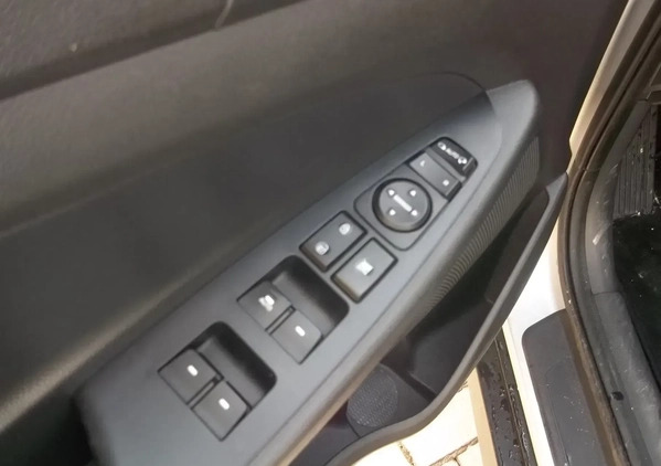 Hyundai Tucson cena 72900 przebieg: 180000, rok produkcji 2018 z Żywiec małe 154